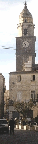 Campanile nel cuore storico di Teano.........